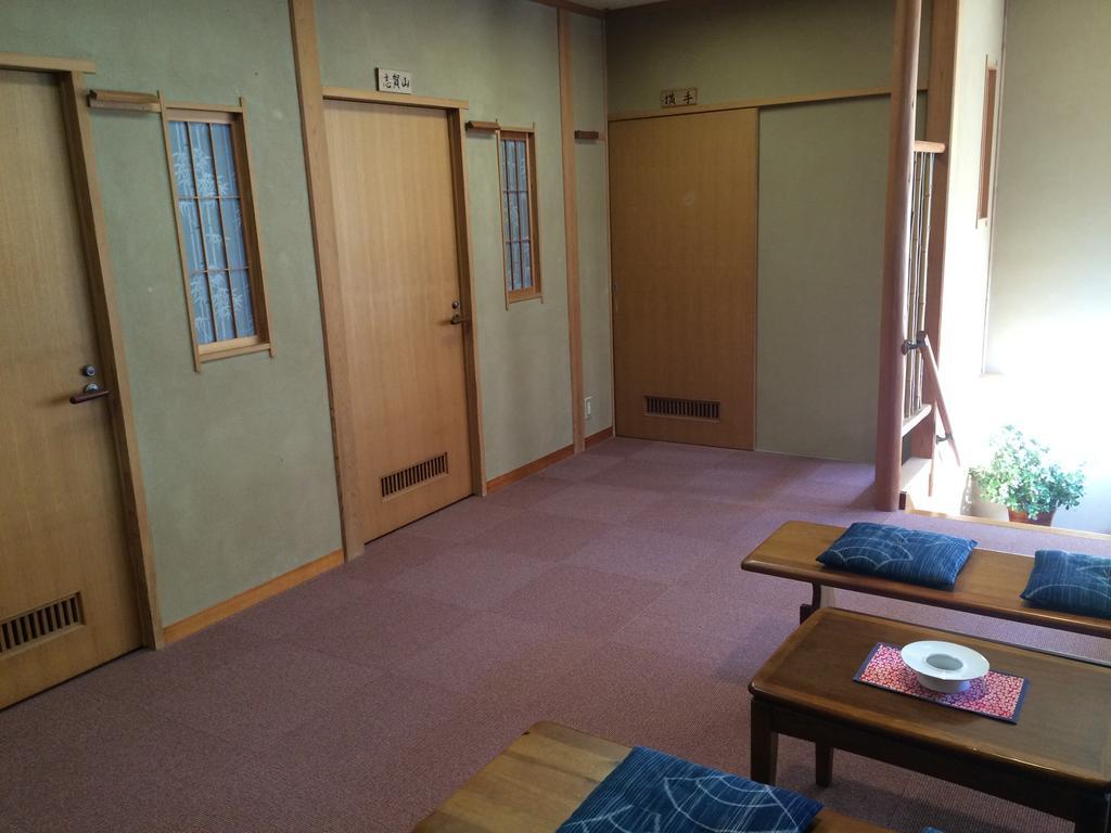 Yudanaka Onsen Yamazakiya Hotell Yamanouchi  Rum bild